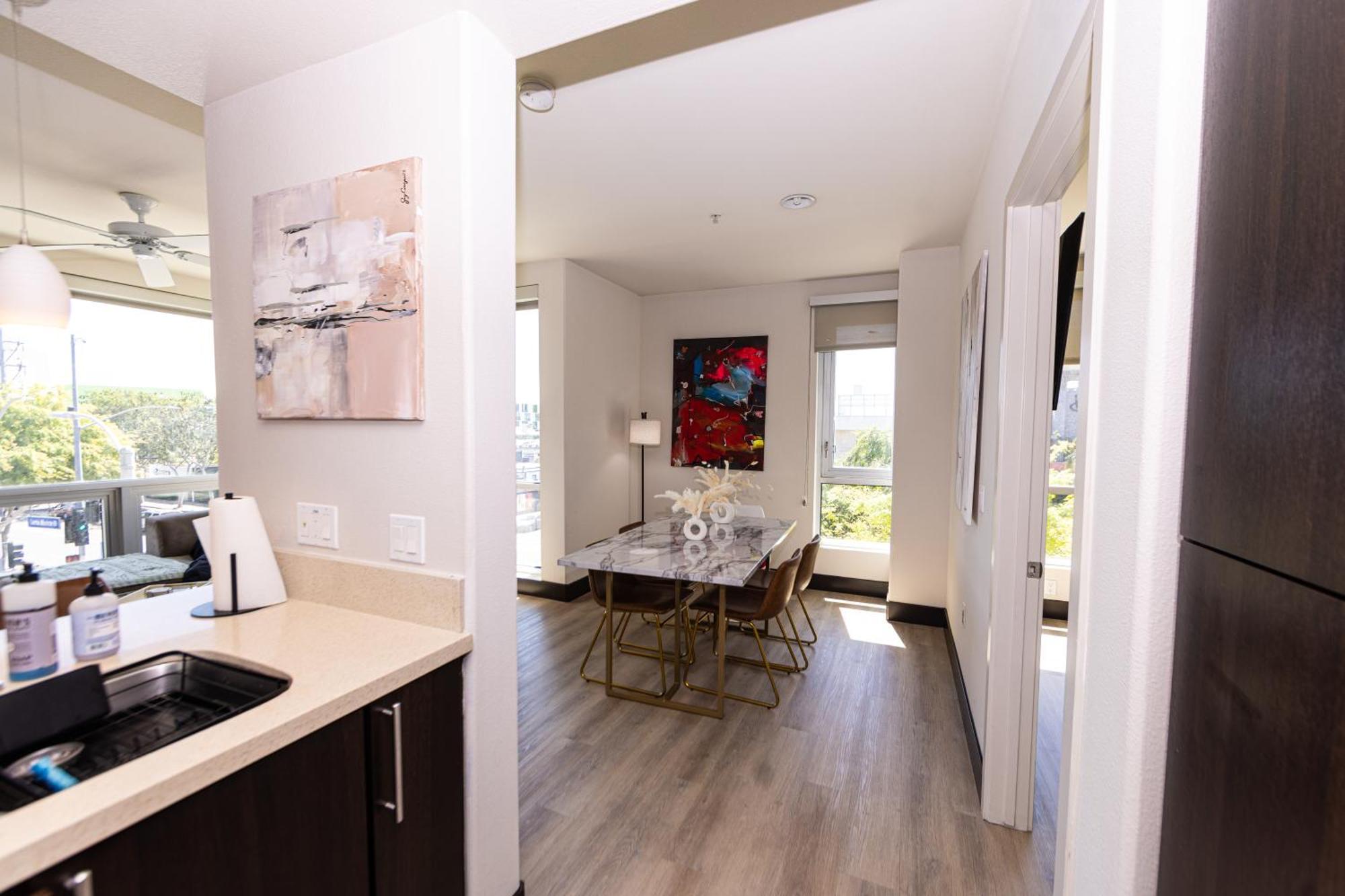 2br Weho Modern Luxury Townhouse Apartment *
